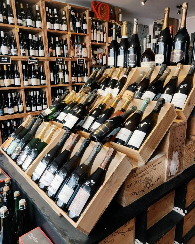 Le Barav cellar side