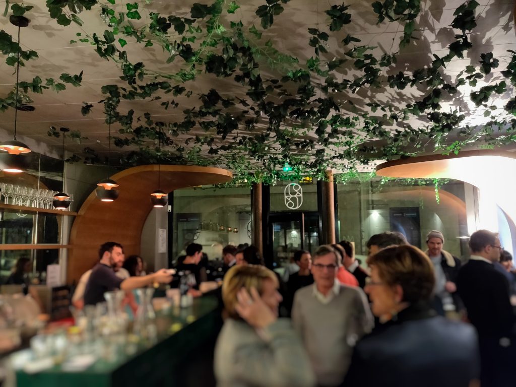 Intérieur de 228 litres : bar à vin rue Victor Massé à Paris