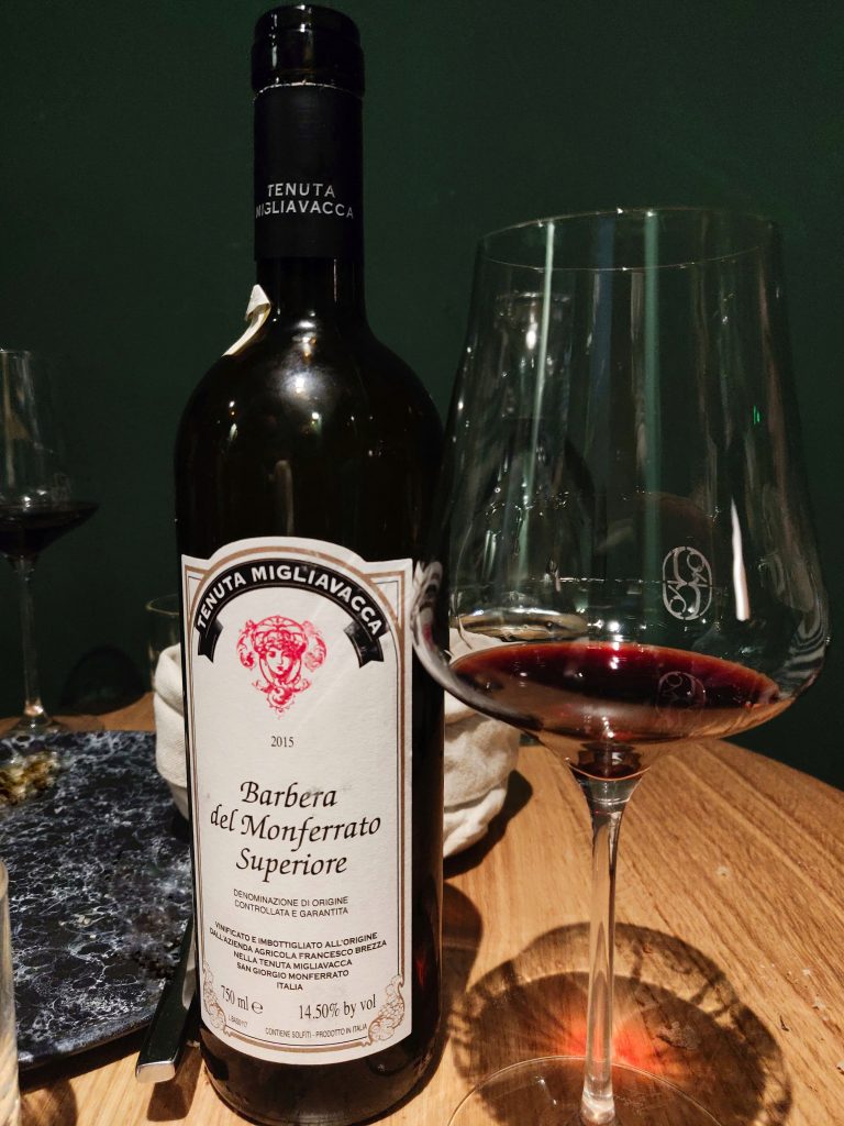 Vin italien - Cave de 228 litres bar à vin Pigalle